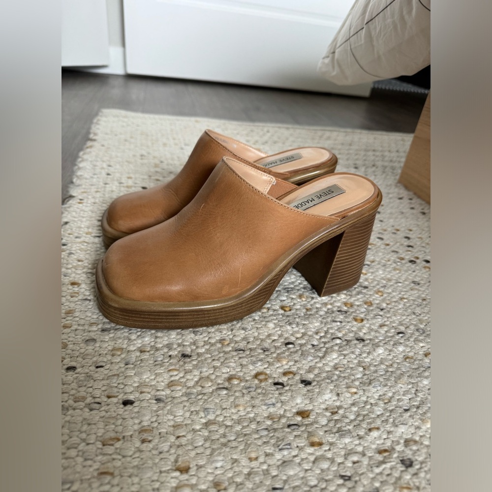 Steve Madden platform clogs